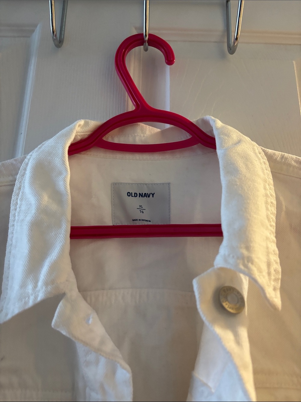 Old Navy White Women’s Denim Jacket - Collared Trucker